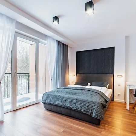 Konopnickiej, Sun & Snow * Карпач